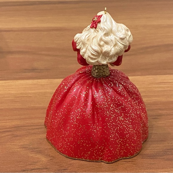 Vintage 1993 Hallmark Keepsake Holiday Barbie Christmas Tree Ornament - Picture 7 of 12